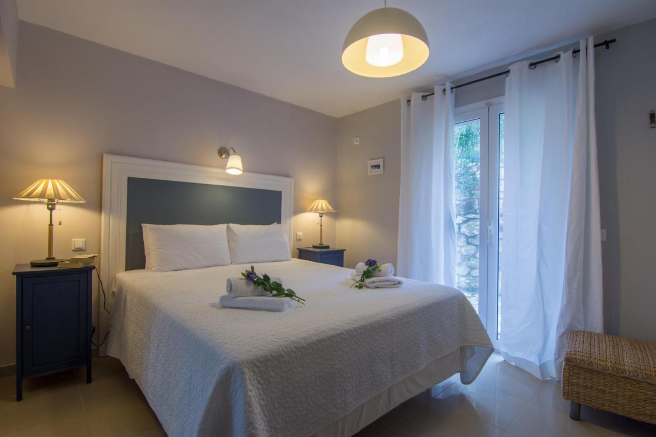Elaia & No.3 Apartment